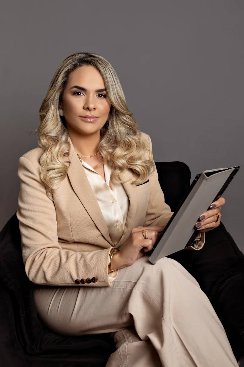 Dra. Nathália Pena no Instituto Nathália Pena